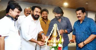മമ്മൂക്ക പറഞ്ഞാല്‍ പറഞ്ഞതാണ്, എല്ലാവരും അനുസരിക്കും, മോഹന്‍ലാല്‍ സ്വന്തം ജ്യേഷ്ഠനെ പോലെയാണ് കാണുന്നത്: നാസര്‍ ലത്തീഫ്