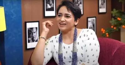 ഞാന്‍ കൊഞ്ചിക്കുഴയാനൊന്നും നില്‍ക്കാത്തത് കൊണ്ട് ഇതുവരെ ആരും എന്റെ അടുത്ത് ഫ്ളേര്‍ട്ട് ചെയ്യാന്‍ വന്നിട്ടില്ല: ലെന
