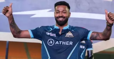 നിങ്ങൾ നോക്കിക്കോ; രണ്ട് വർഷത്തിനുള്ളിൽ അവൻ ഇന്ത്യൻ ടീമിൽ കളിക്കും; യുവതാരത്തെ പുകഴ്ത്തി ഹർദിക്ക് പാണ്ഡ്യ