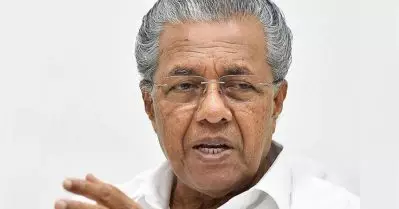 കേന്ദ്രം വെട്ടിയ പാഠഭാഗങ്ങള്‍ കേരളം പഠിപ്പിക്കും; സപ്ലിമെന്ററിയായി പാഠപുസ്തകങ്ങള്‍ ഇറക്കാന്‍ തീരുമാനിച്ച് സംസ്ഥാന സര്‍ക്കാര്‍