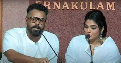 വീട്ടിലുള്ള ആളെ കാസ്റ്റ് ചെയ്യുന്ന പണിയല്ല സിനിമ, എന്റെ കൂടെയാകുന്നതിന് മുമ്പേ റിമ അഭിനേത്രിയാണ്: ആഷിഖ് അബു
