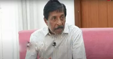 ദൈവത്തില്‍ വിശ്വസിക്കാന്‍ ദൈവങ്ങളൊന്നും എന്റെ മുന്നില്‍ വന്നിട്ടില്ല, ദൈവമില്ലാത്തതാണ് ദൈവത്തിന്റെ അന്തസിന് നല്ലത്: ശ്രീനിവാസന്‍
