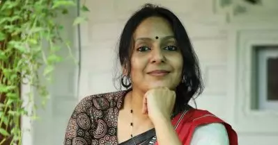 ഞാന്‍ കേറി പിടിച്ചോട്ടെ എന്നൊക്കെ ചോദിക്കുന്നത് കണ്‍സെന്റല്ല; അത് മനസിലാക്കാന്‍ റോക്കറ്റ് സയന്‍സ് പഠിക്കേണ്ട കാര്യമില്ല: ശ്രുതി ശരണ്യം