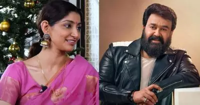 ക്യാമറക്ക് മുമ്പില്‍ ലാലേട്ടന്‍ വന്നുനിന്നാല്‍ അതൊക്കെ സംഭവിച്ച് പോകുന്നതാണ്; നമ്മള്‍ കൂടുതല്‍ കഷ്ടപ്പെടേണ്ട: ദിവ്യ ഉണ്ണി