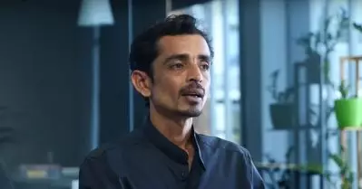 കാസര്‍ഗോഡുകാരെ അധിക്ഷേപിക്കുകയാണ്, ഒപ്പം ഇവിടുത്തെ നിയമങ്ങളെയും സര്‍ക്കാര്‍ സംവിധാനത്തെയും: രാജേഷ് മാധവന്‍