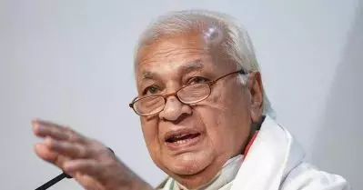 എലത്തൂര്‍ ട്രെയിന്‍ തീവെപ്പ്; ഗൂഢാലോചനയുണ്ടോയെന്ന് അന്വേഷിക്കണം: ആരിഫ് മുഹമ്മദ് ഖാന്‍