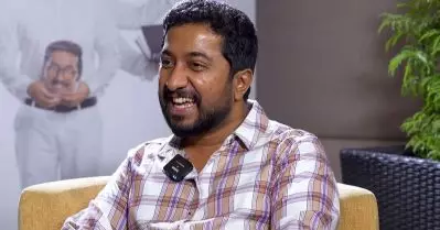 അവന്‍ തന്നെയാണ് മുകുന്ദനുണ്ണിയെന്ന് എനിക്ക് തോന്നിയിട്ടുണ്ട്, വീട്ടില്‍ മൂര്‍ഖന്‍ പാമ്പിനെ വളര്‍ത്തുന്നുണ്ടോയെന്ന് ഞാന്‍ ചോദിച്ചിട്ടുണ്ട്: വിനീത് ശ്രീനിവാസന്‍