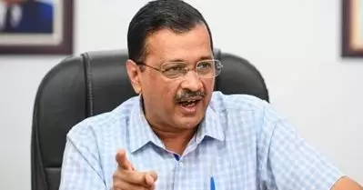 ഈ ഭയത്തിന്റെ കാലത്ത് നിങ്ങള്‍ വല്ലാത്ത ധൈര്യം കാണിച്ചു; അയാള്‍ ഭീരുവാണ്, സി.ബി.ഐക്ക് പിന്നില്‍ ഒളിച്ചിരിക്കുകയാണ്; സത്യപാല്‍ മാലിക്കിനെതിരായ സി.ബി.ഐ നടപടിയില്‍ കെജ്‌രിവാള്‍