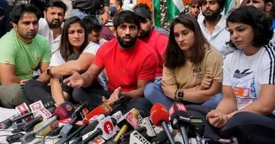 മെഡല്‍ നേടുമ്പോള്‍ പാര്‍ട്ടികളുടെ കൊടിയല്ല, ഇന്ത്യന്‍ പതാകയാണ് പിടിക്കുന്നത്; രാഷ്ട്രീയ പാര്‍ട്ടികള്‍ പ്രതിഷേധത്തിനൊപ്പം ചേരണം: ബജ്‌റംഗ് പൂനിയ