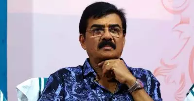 ആ നടന്റെ അടുത്ത് നിന്ന് പാട്ടുപാടാന്‍ കഴിവില്ലാത്ത എത്രയോ ആളുകള്‍ സിനിമയില്‍ പാട്ടുപാടിയിട്ടുണ്ട്: വിജയരാഘവന്‍