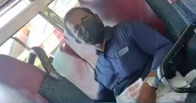 സ്വകാര്യ ബസില്‍ യുവതിക്ക് നേരെ നഗ്നതാ പ്രദര്‍ശനം; ദൃശ്യങ്ങള്‍ പങ്കുവെച്ച് യുവതി; സ്വമേധയാ കേസെടുക്കുമെന്ന് പൊലീസ്