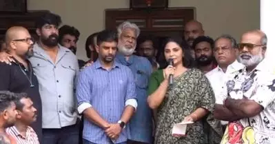 ബോട്ടപകടത്തില്‍ മരിച്ചവരുടെ കുടുംബങ്ങള്‍ക്ക് 11 ലക്ഷം; സഹായ ഹസ്തവുമായി ആന്റണി സിനിമ താരങ്ങളും അണിയറ പ്രവര്‍ത്തകരും