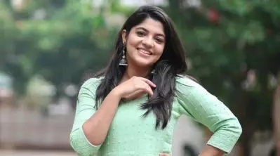 ഹോസ്റ്റലില്‍ കുടുങ്ങിയ കുട്ടികളെ അന്ന് എന്റെ ഫ്‌ളാറ്റില്‍ താമസിപ്പിച്ചു, ക്യാമ്പിലേക്ക് കഴിയാവുന്ന സഹായങ്ങളെത്തിച്ചു; പ്രളയ കാലത്തെ കുറിച്ച് അപര്‍ണ