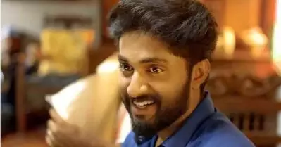 ചില നടന്മാരൊക്കെ വീടിന്റെ വാതില്‍ക്കല്‍ വരെയെത്തും, ഞാന്‍ നേരെ എത്തിയത് അടുക്കളയിലേക്കാണ്: ധ്യാന്‍ ശ്രീനിവാസന്‍