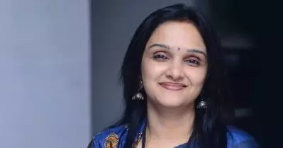 ആ സിനിമയിൽ ഒരിക്കലും എനിക്ക് തേച്ച ഡ്രസ്സ് ഒന്നും തന്നിരുന്നില്ല; ഒന്ന് വൃത്തിയായിട്ട് ഒരുങ്ങാനും പറ്റിയില്ല: ജോമോൾ