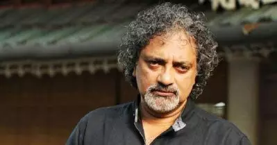 മുഖ്യമന്ത്രിയെ തെറിവിളിക്കുന്ന ആളാണ്, പെണ്‍കുട്ടിയുടെ മുഖത്തേക്ക് കോസ്റ്റ്യൂം വലിച്ചെറിഞ്ഞു, സ്‌ക്രിപ്റ്റ് വലിച്ചെറിഞ്ഞു: ജോയ് മാത്യുവിനെതിരെ ഗുരുതര ആരോപണങ്ങള്‍