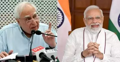 ‘ഇന്ദിരയും രാജീവ് ഗാന്ധിയും രാജ്യത്തിനായി ചോരയൊഴുക്കിയവര്‍’; മോദിക്കെതിരെ ആഞ്ഞടിച്ച് കപില്‍ സിബല്‍
