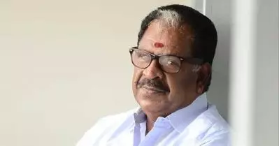 സ്വന്തം കീശവീര്‍പ്പിക്കല്‍ മാത്രം ലക്ഷ്യമാക്കിയ നേതാക്കളെ തുടച്ചു നീക്കാതെ കേരളത്തില്‍ ബി.ജെ.പി ക്ലച്ച് പിടിക്കില്ല: കൊല്ലം തുളസി