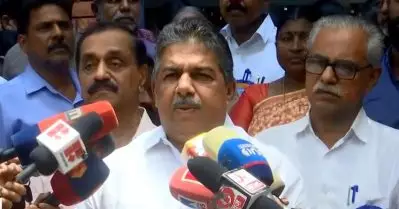 ചിത്രക്കും എം.ടിക്കും അഭിപ്രായം പറയാനുള്ള സ്വാതന്ത്ര്യമുണ്ട്; ഒന്നും വിവാദമാക്കേണ്ടെന്ന് സജി ചെറിയാൻ