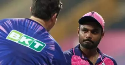 അവരെ ഹോട്ടലില്‍ പോലും കയറ്റിയില്ല, ടീമിന്റെ നെടുംതൂണുകളോട് കാണിച്ചത് നീതികേട്; രാജസ്ഥാന്‍ റോയല്‍സിനെതിരെ ഗുരുതര ആരോപണം