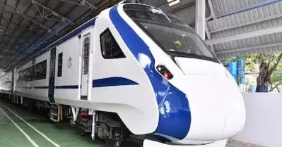ആഗസ്റ്റ് 15നകം 75 വന്ദേഭാരത് ട്രെയിന്‍: റെയില്‍വേയുടെ ലക്ഷ്യം പൂര്‍ത്തിയാക്കാന്‍ പറ്റില്ലെന്ന് റിപ്പോര്‍ട്ട്