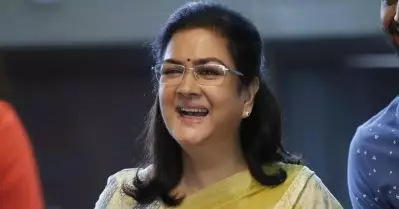 അവരോടൊപ്പം അഭിനയിച്ചാല്‍ മെയിന്‍ സ്ട്രീമില്‍പ്പെട്ടവരുടെ കൂടെ അഭിനയിക്കാന്‍ കഴിയില്ലെന്നില്ല: നടി ഉര്‍വശി