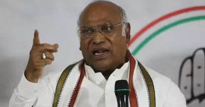 മോദി, ദളിത് സമുദായത്തില്‍ നിന്നും രാഷ്ട്രപതിയെ തെരഞ്ഞെടുത്തത് തെരഞ്ഞെടുപ്പ് രാഷ്ട്രീയത്തിന് വേണ്ടി: മല്ലികാര്‍ജുന്‍ ഖാര്‍ഗേ