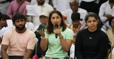 ബ്രിജ് ഭൂഷണെതിരായ കുറ്റപത്രം ജൂണ്‍ 15നകം; ഗുസ്തി സമരം താല്‍ക്കാലികമായി അവസാനിപ്പിക്കുമെന്ന് താരങ്ങള്‍