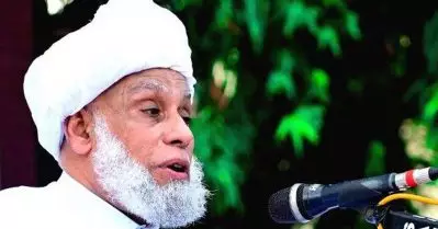 ആളുകളുടെ സ്വകാര്യതയില്‍ കയറി അഭിപ്രായം പറയരുത്; നദ്‌വിയെ തള്ളി ജിഫ്രി തങ്ങള്‍