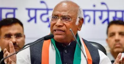 കോണ്‍ഗ്രസിന്റെ സാമ്പത്തിക പ്രതിസന്ധി; പിരിവിനിറങ്ങാന്‍ മടിച്ച് സംസ്ഥാന നേതൃത്വങ്ങള്‍