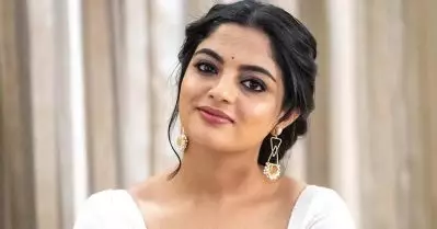 കാക്കി ചേരുമോയെന്ന് ചിന്തിച്ചു; സ്‌ക്രീന്‍ സ്‌പേസ് കുറവായിരിക്കുമെന്ന് അറിയാമായിരുന്നു; നിഖില വിമല്‍