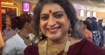 വേറിട്ട പ്രമോഷന്‍; തിയേറ്ററില്‍ സ്ത്രീ വേഷത്തില്‍ സംവിധായകന്‍ രാജസേനന്‍