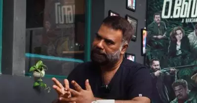 ചുളിവിൽ കാശുണ്ടാക്കാം എന്ന് വിചാരിച്ചിട്ടാണോ സിനിമകൾ ഒ.ടി.ടി ക്ക് കൊടുക്കുന്നത്? രഞ്ജൻ പ്രമോദ്