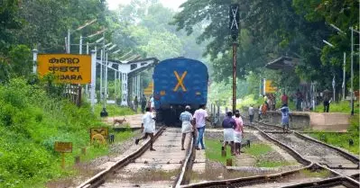 കൊല്ലത്ത് ട്രെയിന്‍ തട്ടി രണ്ട് വിദ്യാര്‍ത്ഥികള്‍ മരിച്ച നിലയില്‍