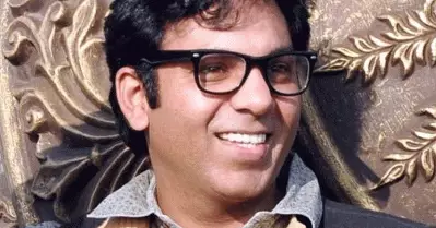 മുഗളന്മാര്‍ അക്രമകാരികളോ കൊള്ളക്കാരോ അല്ല, താജ്മഹലും ചെങ്കോട്ടയും നമ്മില്‍ നിന്നും എടുത്തുകളയാനാവില്ല: സംവിധായകന്‍ വിഭു പുരി
