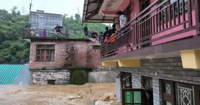 പേമാരിയില്‍ വലഞ്ഞ് ഉത്തരേന്ത്യ; ഹിമാചല്‍ പ്രദേശില്‍ മിന്നല്‍പ്രളയം; ദല്‍ഹിയിലും വെള്ളപ്പൊക്കം, വീഡിയോ