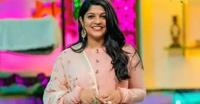 എപ്പോഴും സോറി പറയുന്ന ശീലം നമ്മളെ വീക്കാക്കും; നോട്ട് ആള്‍വേഴ്‌സ് യുവര്‍ ഫോള്‍ട്ട്: അപര്‍ണ