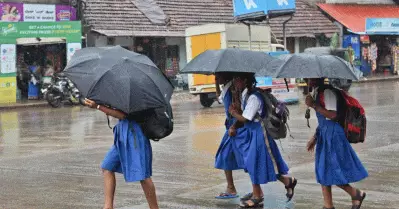 നാളെ നാല് ജില്ലകളില്‍ വിദ്യാഭ്യാസ സ്ഥാപനങ്ങള്‍ക്ക് അവധി; കൂടുതലറിയാം