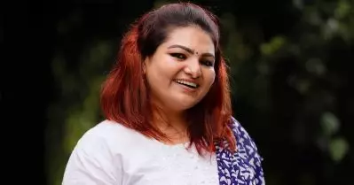 ആ പാട്ടിന്റെ ലിറിക്‌സ് കണ്ട് ഇതെന്റെ സിനിമയിലെ തന്നെയാണോയെന്ന് ചോദിച്ചുപോയി: സാന്ദ്ര തോമസ്