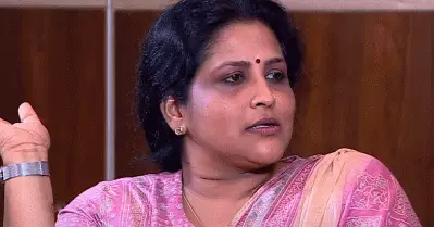 ‘മോളെ കൊണ്ട് വീട്ടുജോലി ചെയ്യിക്കുന്നത് നിര്‍ബന്ധമാണ്, ബാങ്ക് ജോലിക്കാരെക്കാളും ശമ്പളമാണ് വീട്ടുജോലിക്കാര്‍ക്ക്’