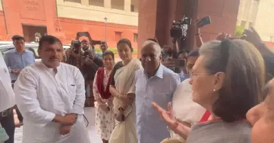 എന്റെ പിന്തുണ കൂടെയുണ്ട്; എ.എ.പി എം.പി സഞ്ജയ് സിങ്ങിനോട് സോണിയ ഗാന്ധി
