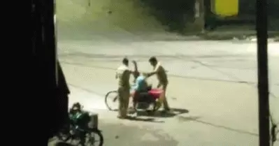 വെള്ളം ചോദിച്ചു; യു.പിയില്‍ ഭിന്നശേഷിക്കാരനെ മര്‍ദിച്ച് പി.ആര്‍.ഡി ജവാന്മാര്‍