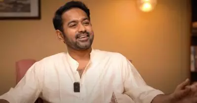 മക്കളെ കണ്ടും മാമ്പൂ കണ്ടും കൊതിക്കരുതെന്നതാണ് ഉമ്മയുടെ ഫേവറേറ്റ് പഴഞ്ചൊല്ല്: ആസിഫലി