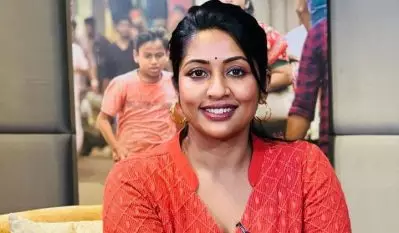 പരിചയമുണ്ട്, സച്ചിന്‍ സാവന്തുമായി വഴിവിട്ട ബന്ധങ്ങളില്ല; വിശദീകരണവുമായി നവ്യയുടെ കുടുംബം