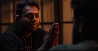 അടിച്ച് കട്ടാവുന്ന ഗ്യാപ്പില്‍ ആത്മാവിന് ശരീരത്തിലേക്ക് കയറാം; ഓളം സ്‌നീക്ക് പീക്ക്