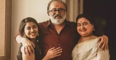 ‘ഹേ ഗയ്‌സ്, നിങ്ങള്‍ പിരിഞ്ഞൂട്ടോ, വാര്‍ത്ത വന്നിട്ടുണ്ട്; റൂമിലേക്ക് കേറിവന്ന് മോള് പറഞ്ഞു’