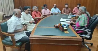 കേരളത്തിന് കൂടുതല്‍ സാമ്പത്തിക സഹായം അനുവദിക്കണം; നിര്‍മല സീതാരാമനെ സന്ദര്‍ശിച്ച് ഇടത് എം.പിമാര്‍