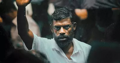 സോഷ്യല്‍ മീഡിയയിലൂടെ രാഷ്ട്രപിതാവിനെ അടക്കം അപമാനിച്ചു; വിനായകനെതിരെ പരാതി