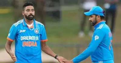 പാകിസ്ഥാന്‍ വെറും 104ല്‍ ഒതുക്കിയവന്‍മാരാ! ഇങ്ങനെയാണോ മക്കള്‍ ലോകകപ്പിന് പോകുന്നത്; എയറില്‍ കയറി ഇന്ത്യന്‍ ടീം