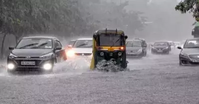 രണ്ട് ചക്രവാതച്ചുഴി! കേരളത്തില്‍ അതിതീവ്ര മഴക്ക് സാധ്യത; വിവിധ ജില്ലകള്‍ക്ക് മുന്നറിയിപ്പ്